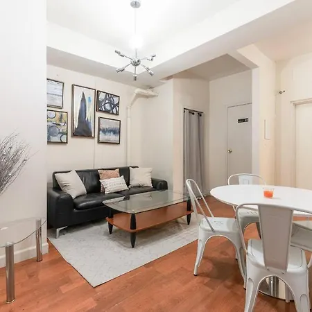 Lovely And Spacious 4 Bedroom In Manhattan