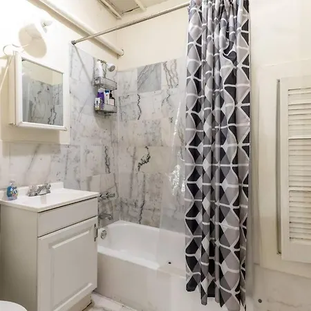 Apartment Lovely And Spacious 4 Bedroom In Manhattan