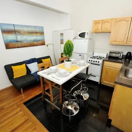 Relaxing 3 Bedroom Near Times Square Apartment New York