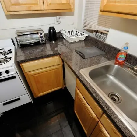 Relaxing 3 Bedroom Near Times Square Apartment *