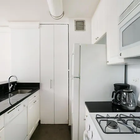 Elegant 2 Bedroom At Columbus Circle Apartment *