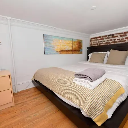 Amazing 3 Bedroom Near Times Square *