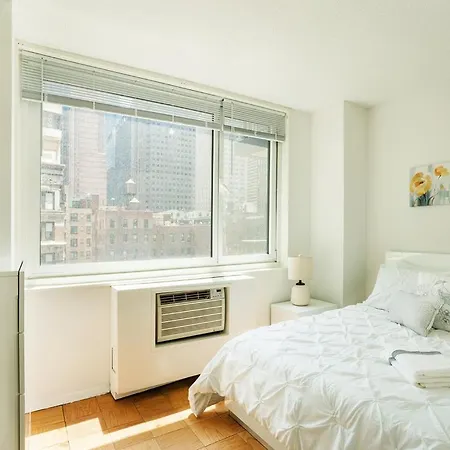 Stunning 2 Bed At Columbus Circle New York