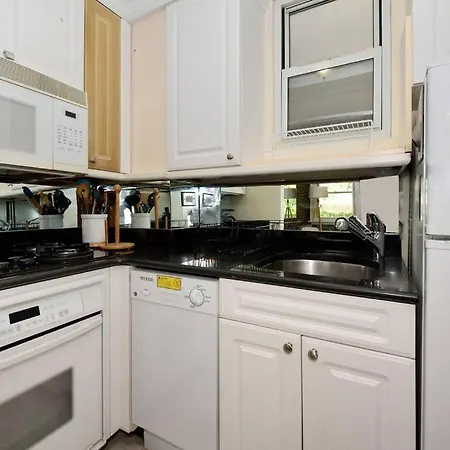 Amazing 3 Bedroom Near Times Square Apartment New York