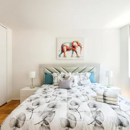 Stunning 2 Bed At Columbus Circle Apartment