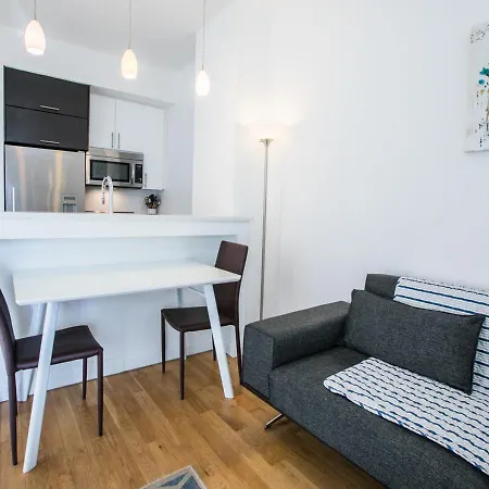 Modified Two Bd At Columbus Avenue