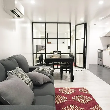 Modern With 30 Min To Downtown On #4 Line Apartment *