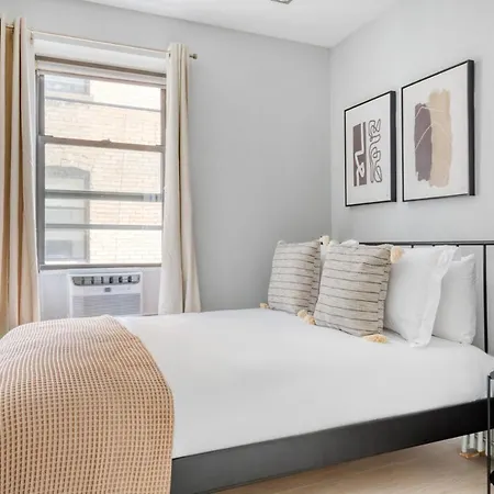 Les 1br W Elevator Wd Roof Nr Parks Nyc-789