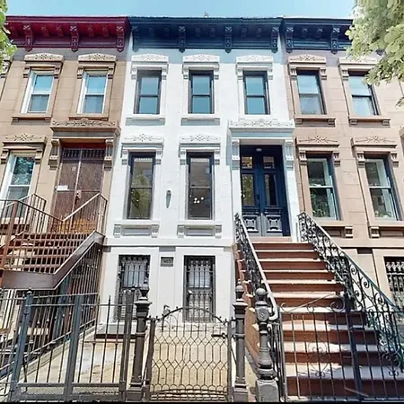 Exotic Bedford Avenue Guest In Brooklyn Bed & Breakfast *