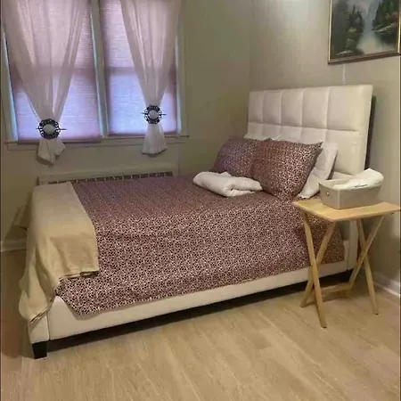 Cozy Private Bedroom: 15 Min To Jfk/ 20 Min To Lga * New York