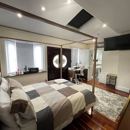 (lga)adorable 1 Bedroom Unit With Private Entrance *