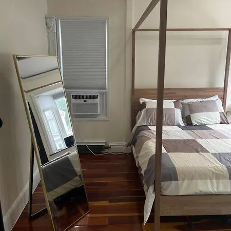 (lga)adorable 1 Bedroom Unit With Private Entrance Apartment