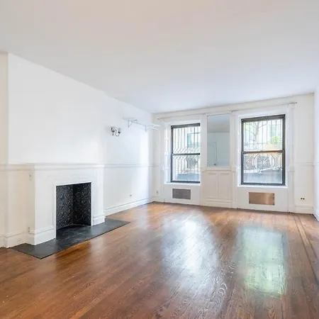 Furnished 1367 Upper East Side Apartment *