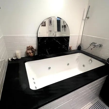 Sunny & Cozy Apt With A Piano In A Hot Brooklyn Neighborhood * New York