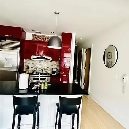 Sunny & Cozy Apt With A Piano In A Hot Brooklyn Neighborhood *