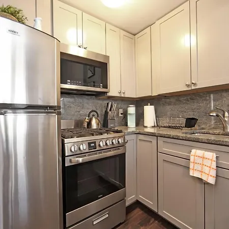 Serenity Park Slope - Entire Brownstone Apt. Apartment New York