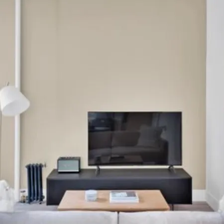 Warm 3 Bedroom Loft In Midtown Apartment