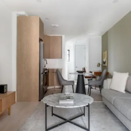 Warm 3 Bedroom Loft In Midtown *