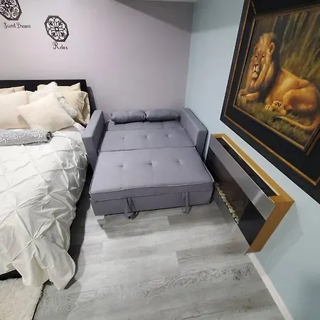 Apartment Lovely 2 Bedroom With 2 Entrance And Parking With A Fee