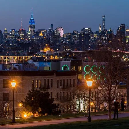 Apartment #4 Travelers -brooklyn - Private & Workspace - Shared Bath By Zen Living Short Term