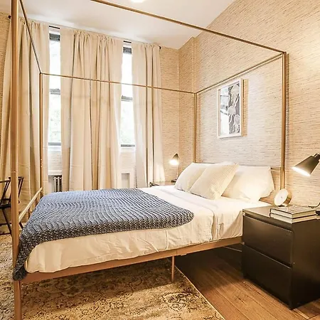 Apartment 185: Hells Kitchen New York