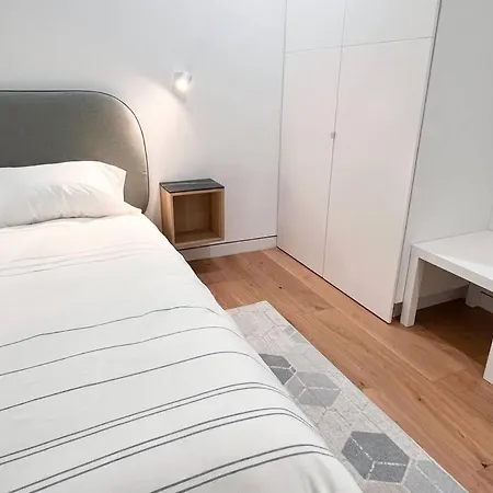 New Beautiful Modern One Bedroom In Brooklyn *