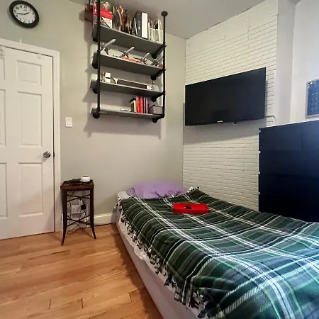 Queens Quarters *