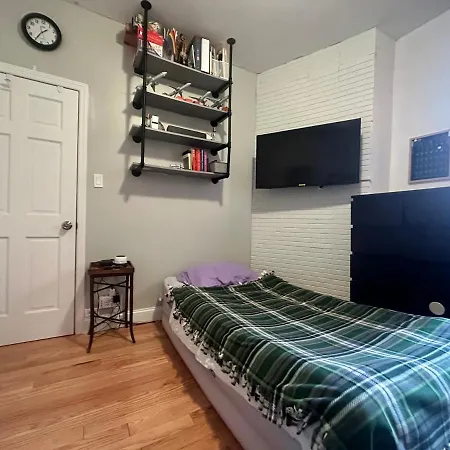 Queens Quarters *