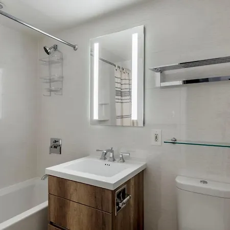 Midtown East 2br W Elevator Nr Train Nyc-1255 Apartment