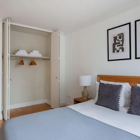 Midtown 1br W Water Views Indoor Pool Nyc-36 *