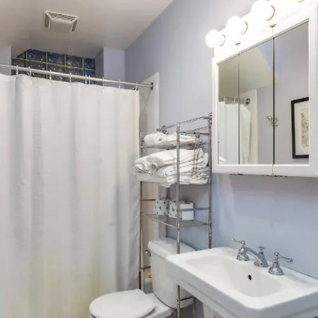 Elegant 3 Bed One Bath At West Side Apartment New York