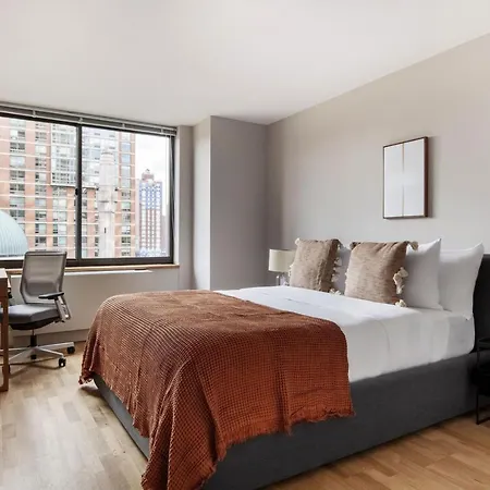 Apartment Ues 2br W Gym Elevator Nr 96th St Q Nyc-1298 New York