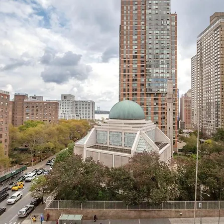 Apartment Ues 2br W Gym Elevator Nr 96th St Q Nyc-1298 *