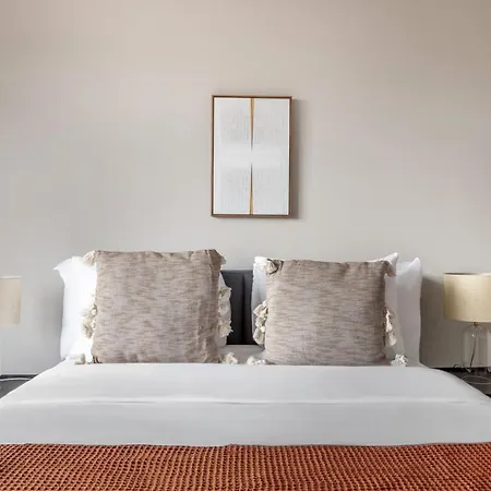 Ues 2br W Gym Elevator Nr 96th St Q Nyc-1298 * New York