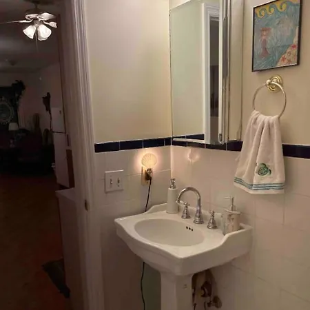 Heavenly 1br In Nyc New York