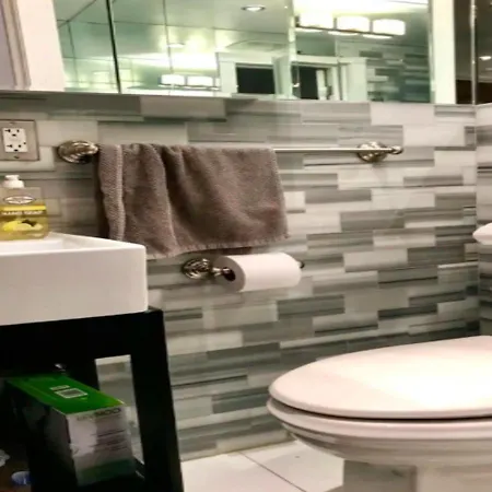 Stunning 2 Bed Apt In Murray Hill Apartment *