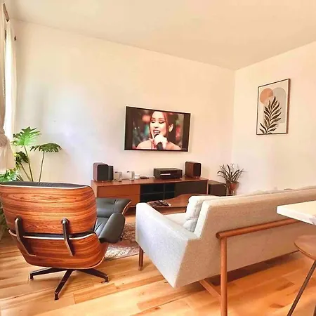 Apartment Airy, Modern Penthouse In A Brooklyn Brownstone *