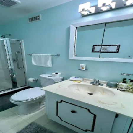 One Bed At Uws Apartment *
