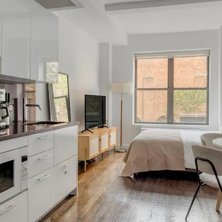 Uws Studio W Gym Doorman Elevator Nr Park Nyc-1257 Apartment *