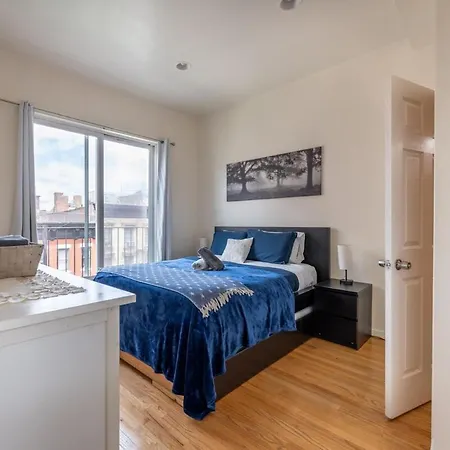 East Village Townhouse Apartment *