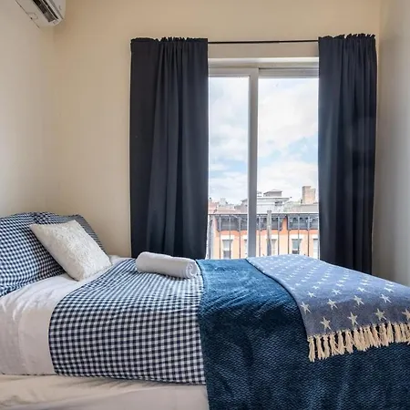 East Village Townhouse Apartment *