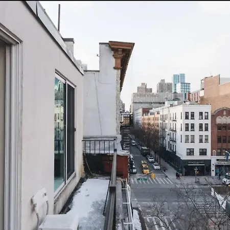 East Village Townhouse Apartment *