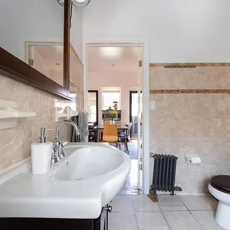 East Village Townhouse Apartment *