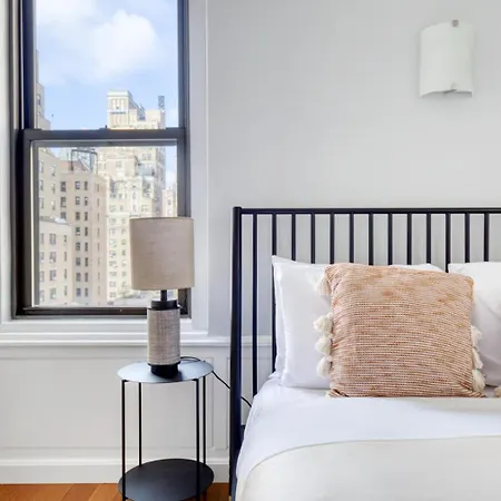 Uws 1br W Doorman Elevator Gym Nr Central Park Nyc-660 Apartment *