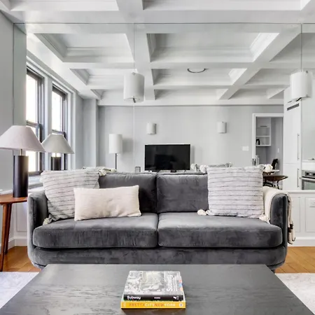 Apartment Uws 1br W Doorman Elevator Gym Nr Central Park Nyc-660 New York