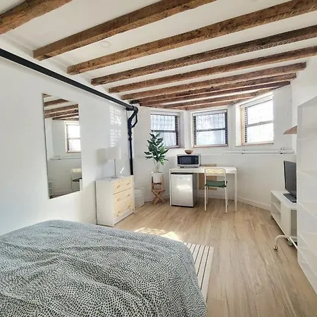 Cozy, Large And Fully Furnished - Near The L Train Homestay New York
