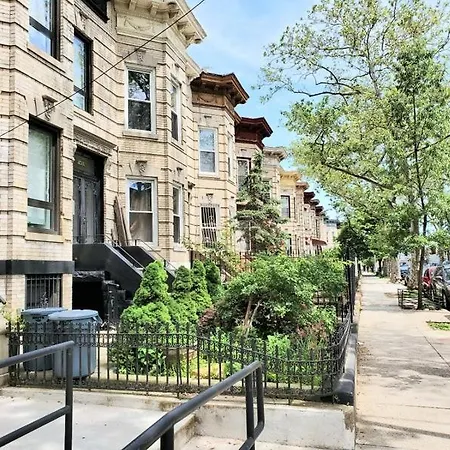 Cozy, Large And Fully Furnished - Near The L Train *