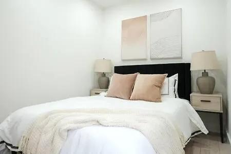 Apartment 3br 2baths With Private Outdoors *