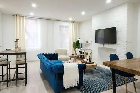 Apartment 3br 2baths With Private Outdoors *