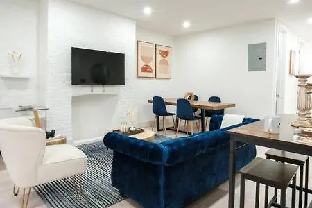 3br 2baths With Private Outdoors * New York